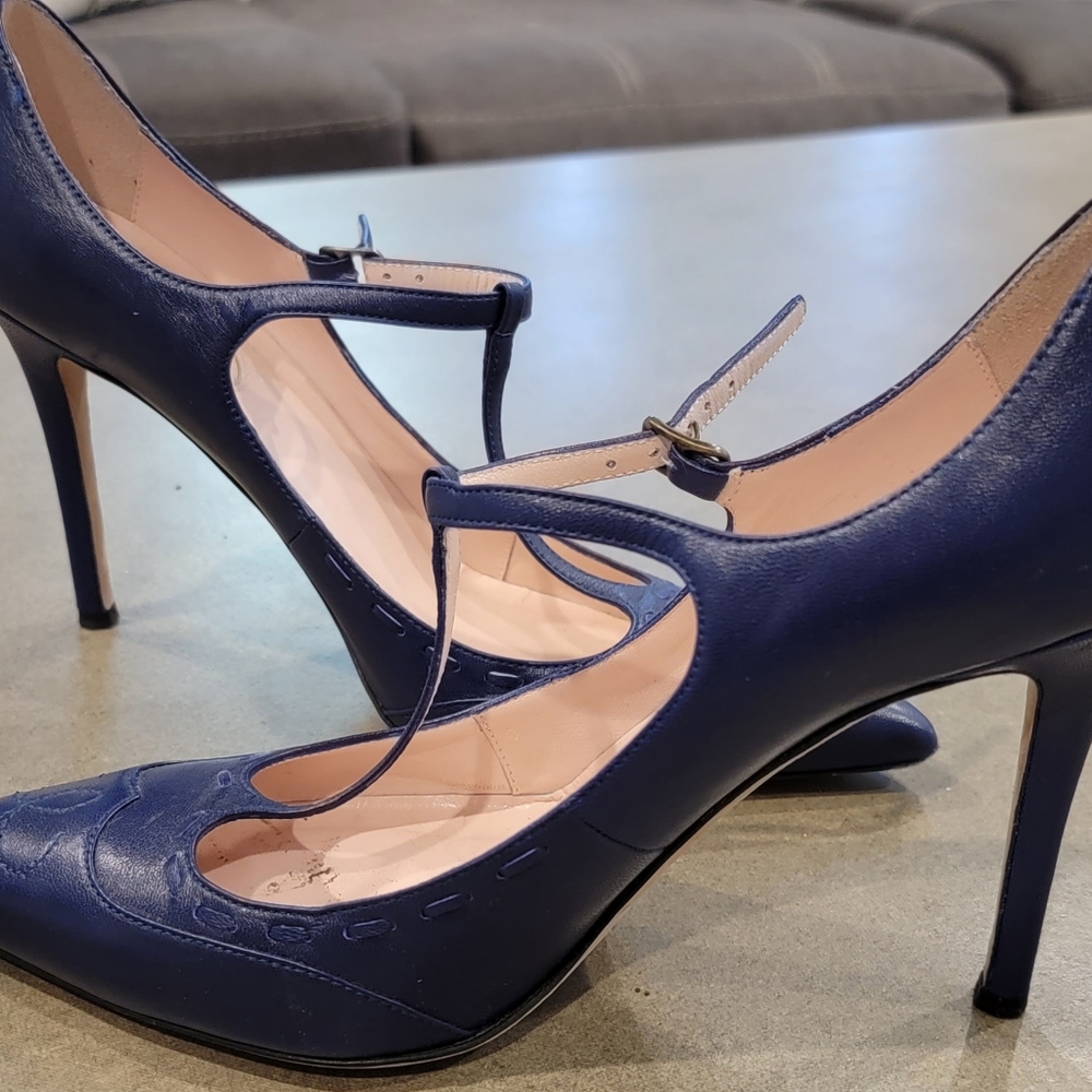 Women's shoes